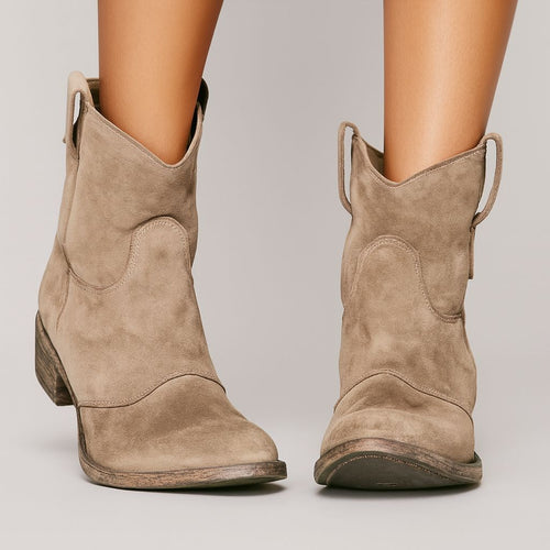 Chic Suede Boots – Elegance and Comfort for Everyday Wear